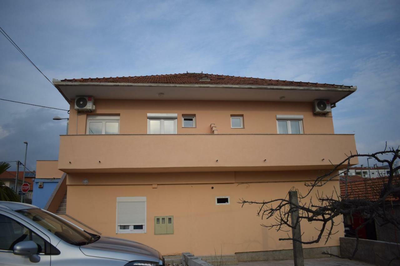Apartments Nediljko & Mila Zadar Bagian luar foto