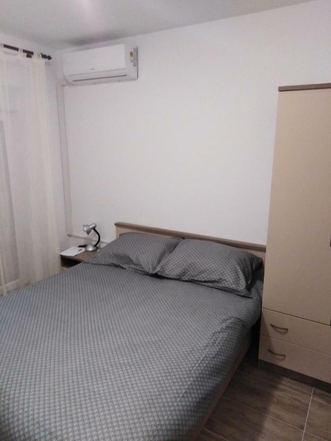 Apartments Nediljko & Mila Zadar Bagian luar foto